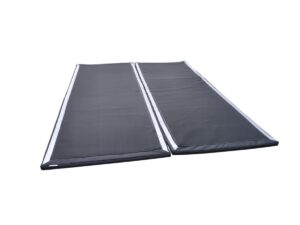 dwie-maty-dezynfekcyjne-przejazdowe-odblaskowe